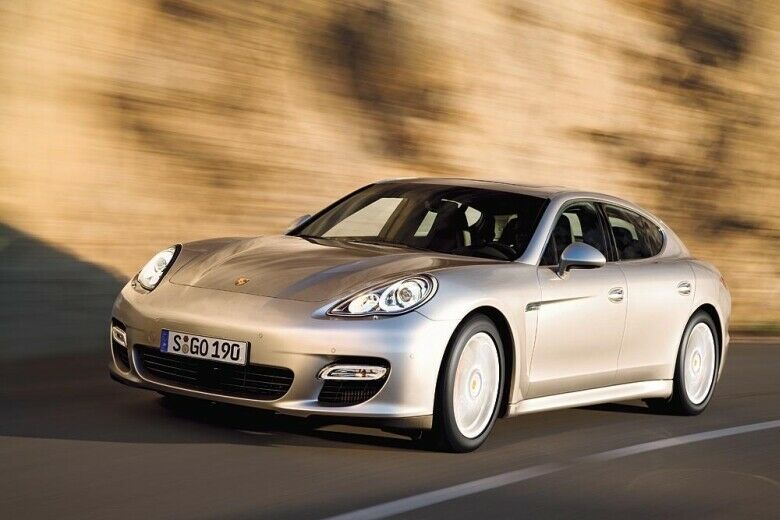 Porsche zeigt erstmals Fotos des sportlichen Viertürers Panamera