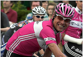 Jan Ullrich buhlt im BMW um Spenden und Aufmerksamkeit