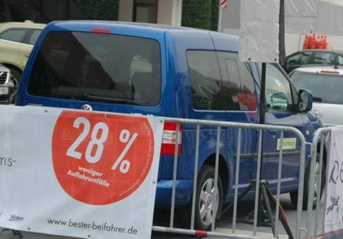 Caddy im Außengelände der IAA