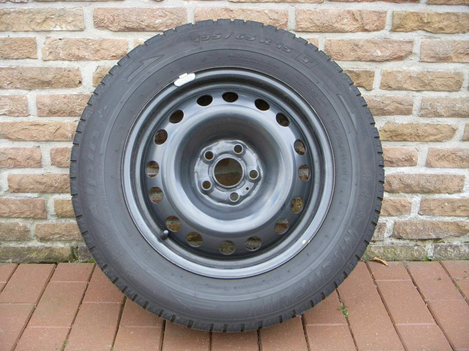 BMW 3er Winterreifen auf Stahlfelgen 15 Zoll : Biete BMW