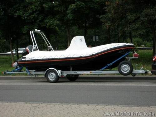 Boot-trailer-alleine