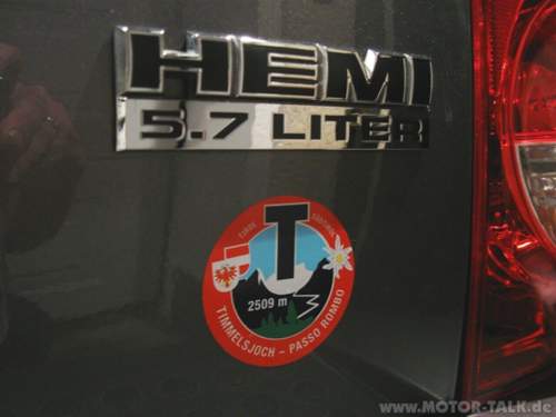 Timmelsjoch-aufkleber-am-durangoheck