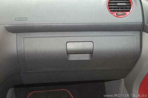 Mit Handschuhfachdeckel1