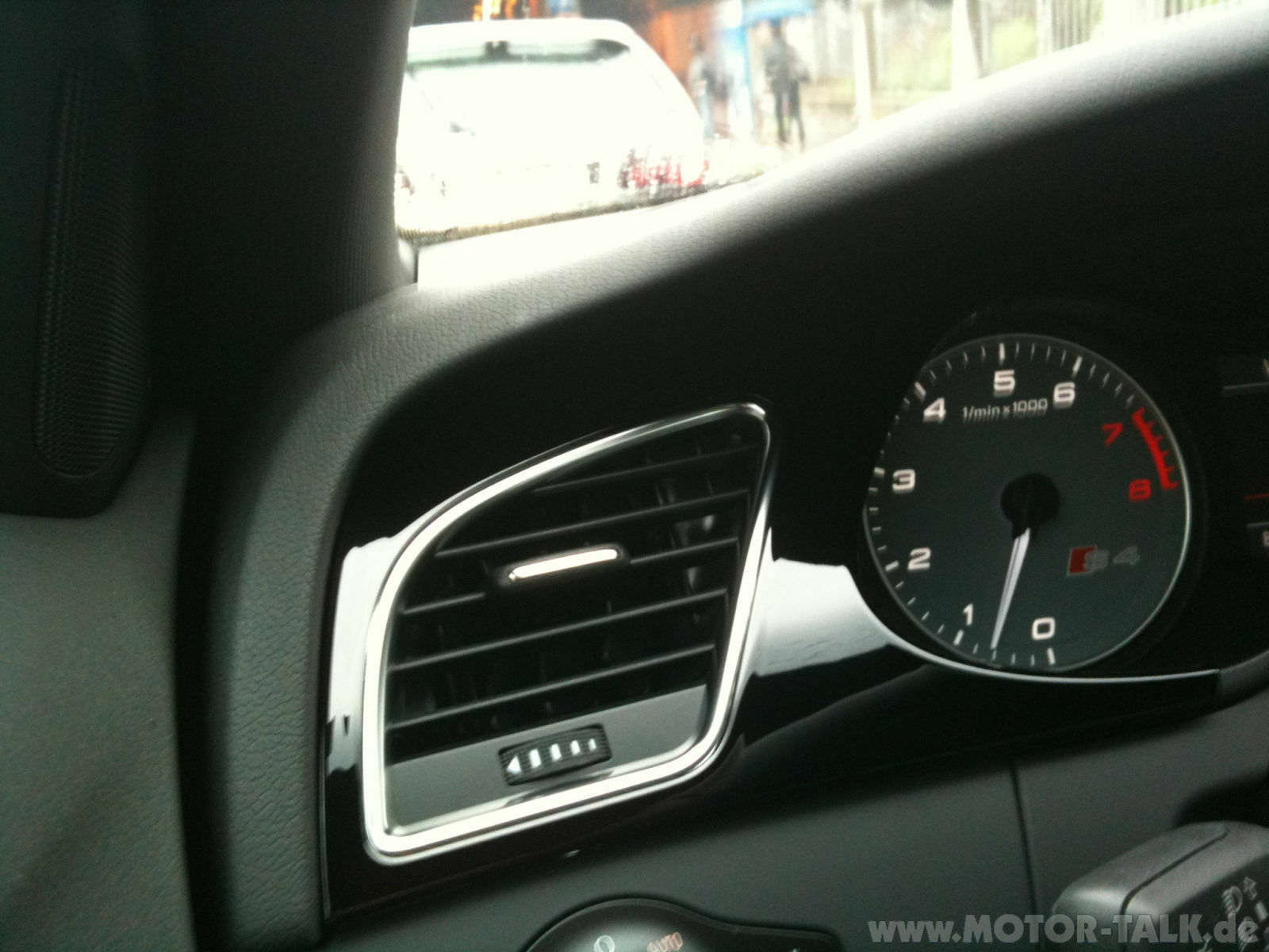 Klavierlack im Audi A4 (8K)