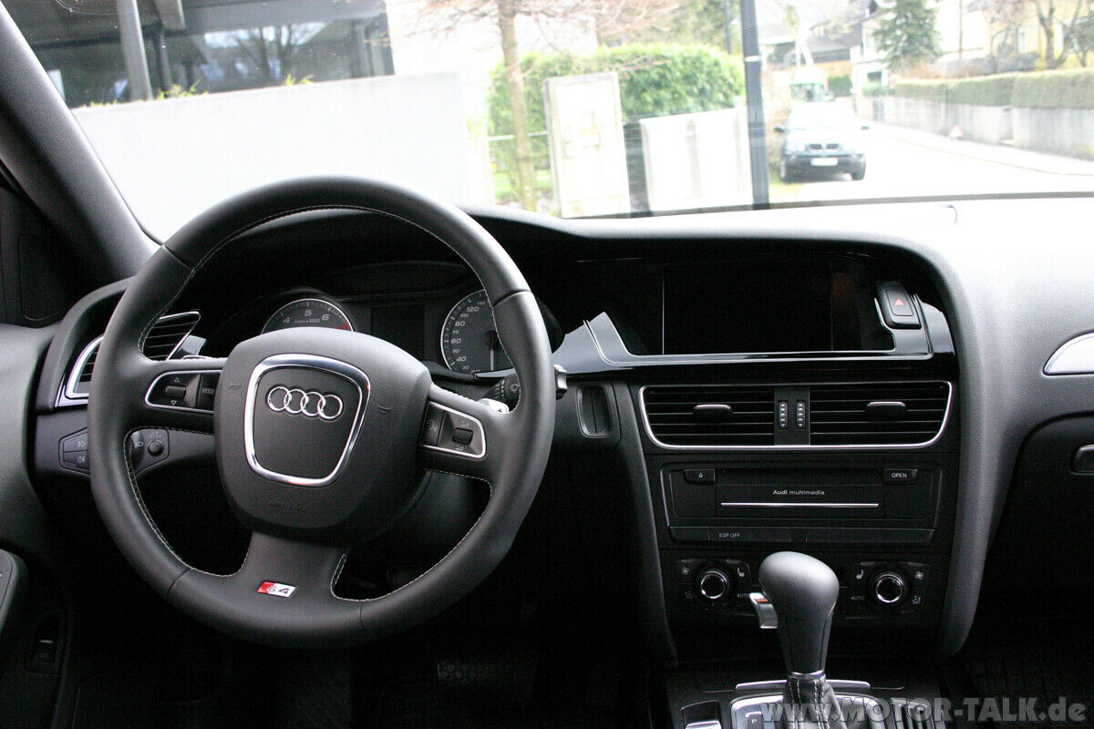 Klavierlack im Audi A4 (8K)