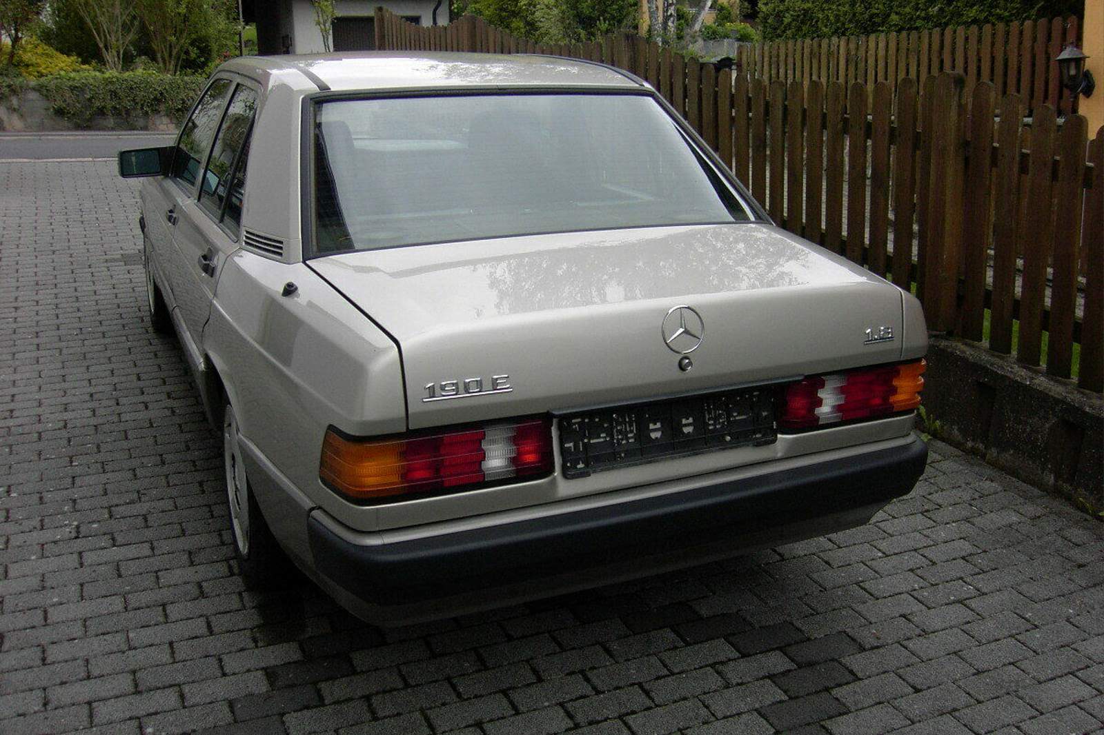 Mercedes Benz 190E 1.8 W201 : Biete