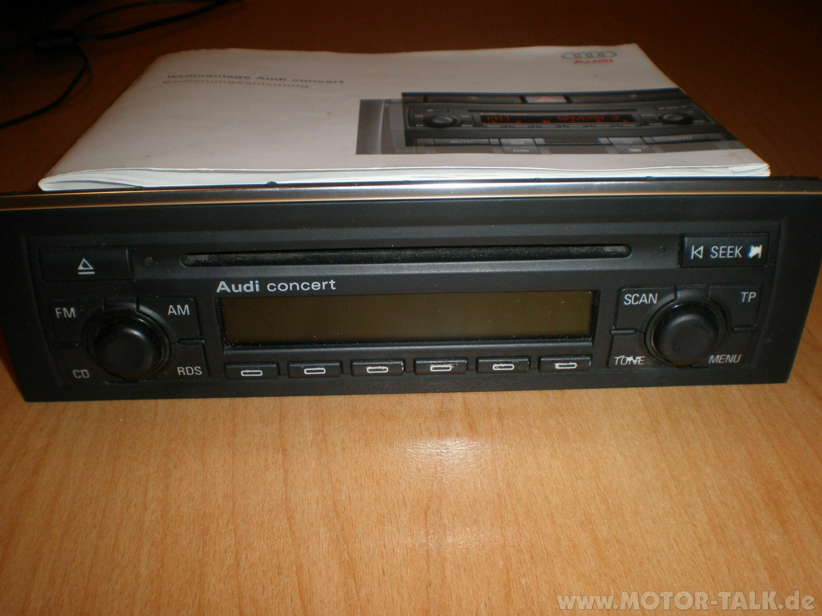 Audi Concert 2 mit versenkbaren Knöpfen