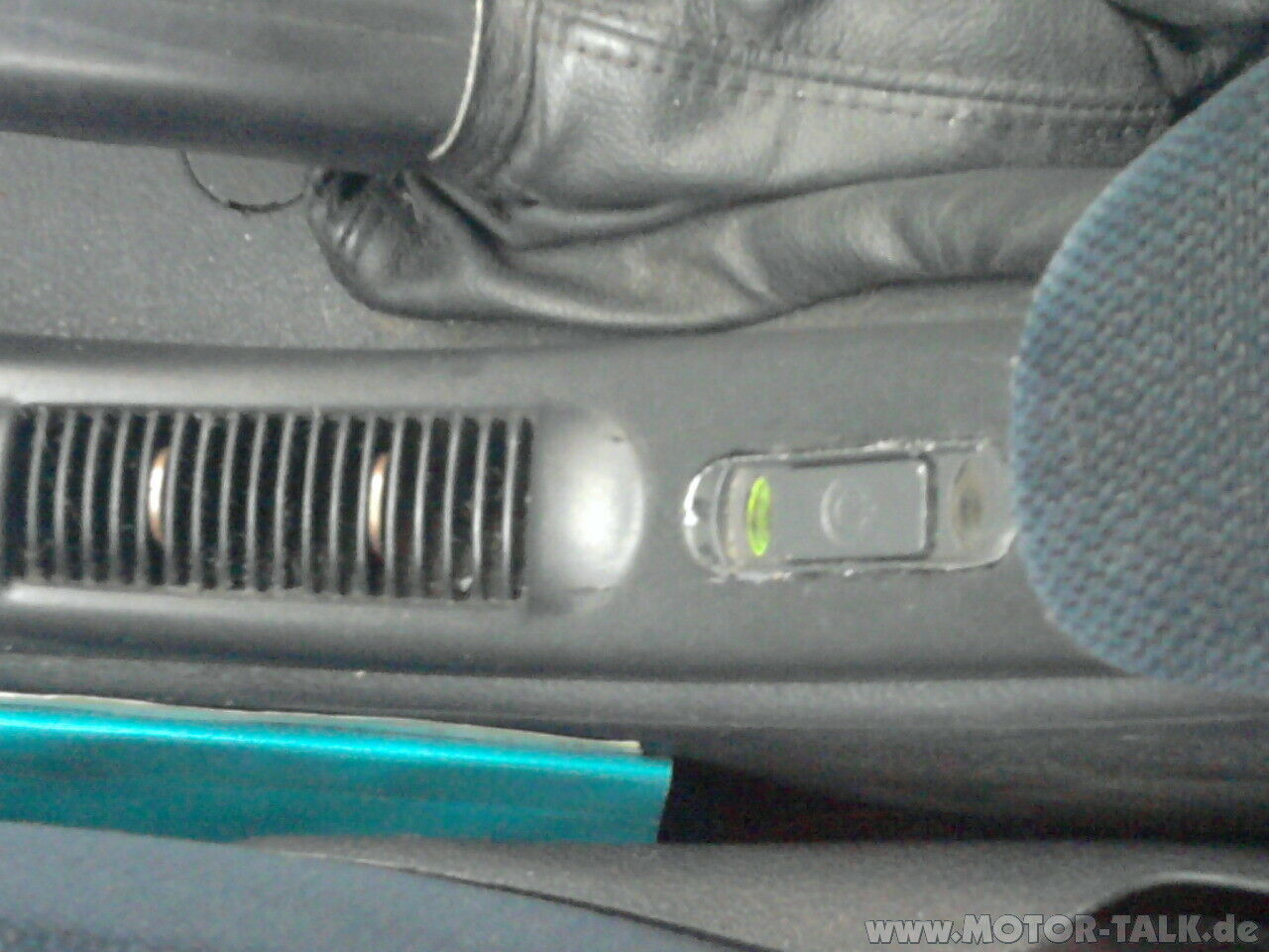 Netzschalter in der Mittelkonsole