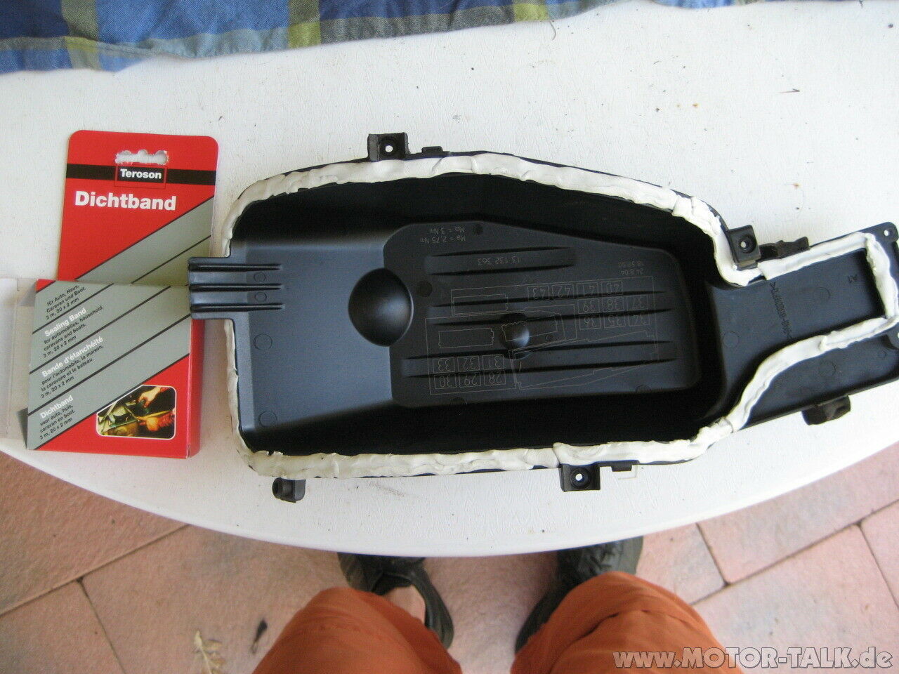 An alle Corsa C Fahrer mit Wasser im Fußraum