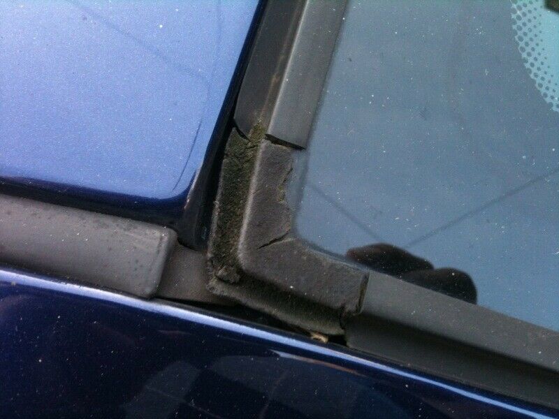 Rückbank nass, starker Wassereintritt