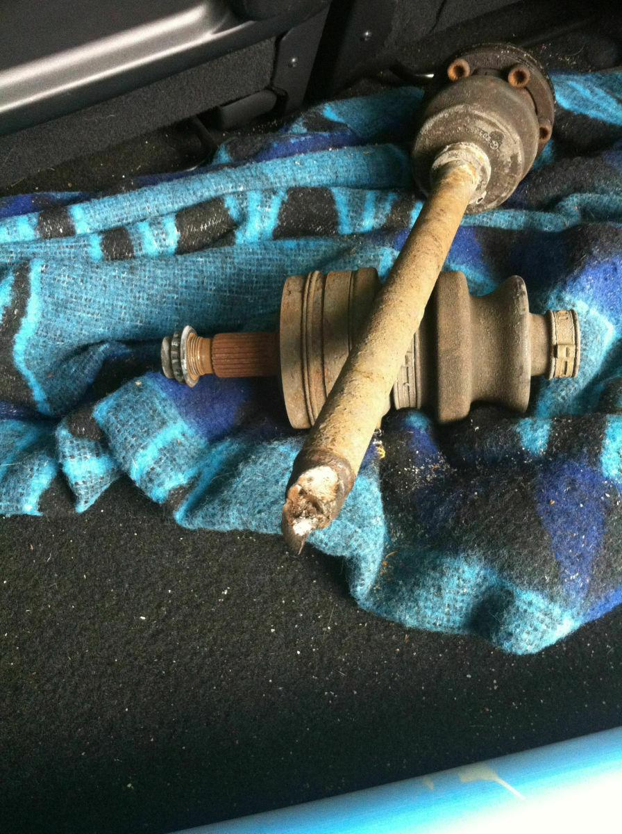 Kräftiger Rums, Motor läuft weiter, W124 fährt nicht mehr