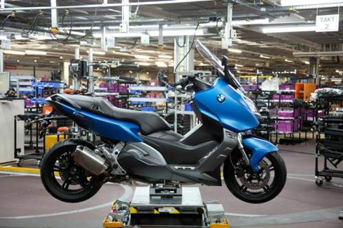 BMW Scooter im Werk Berlin