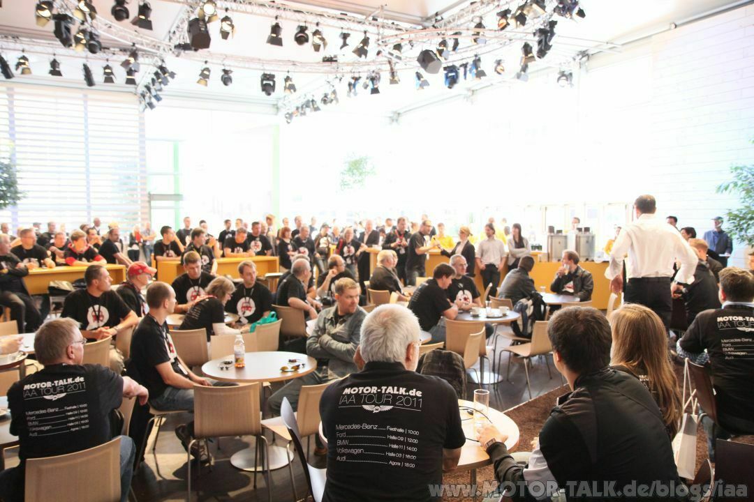 Warten auf den Start der IAA Tour