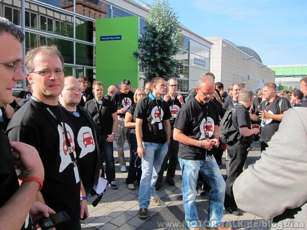 Offizieller IAA Tourstart um 10 Uhr