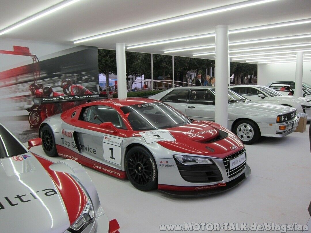 Audi 'Fahrerlager' auf der Agora