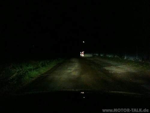 Beifahrer-osram-xenarc-fahrer-philips-85122-feldweg-abblendlicht