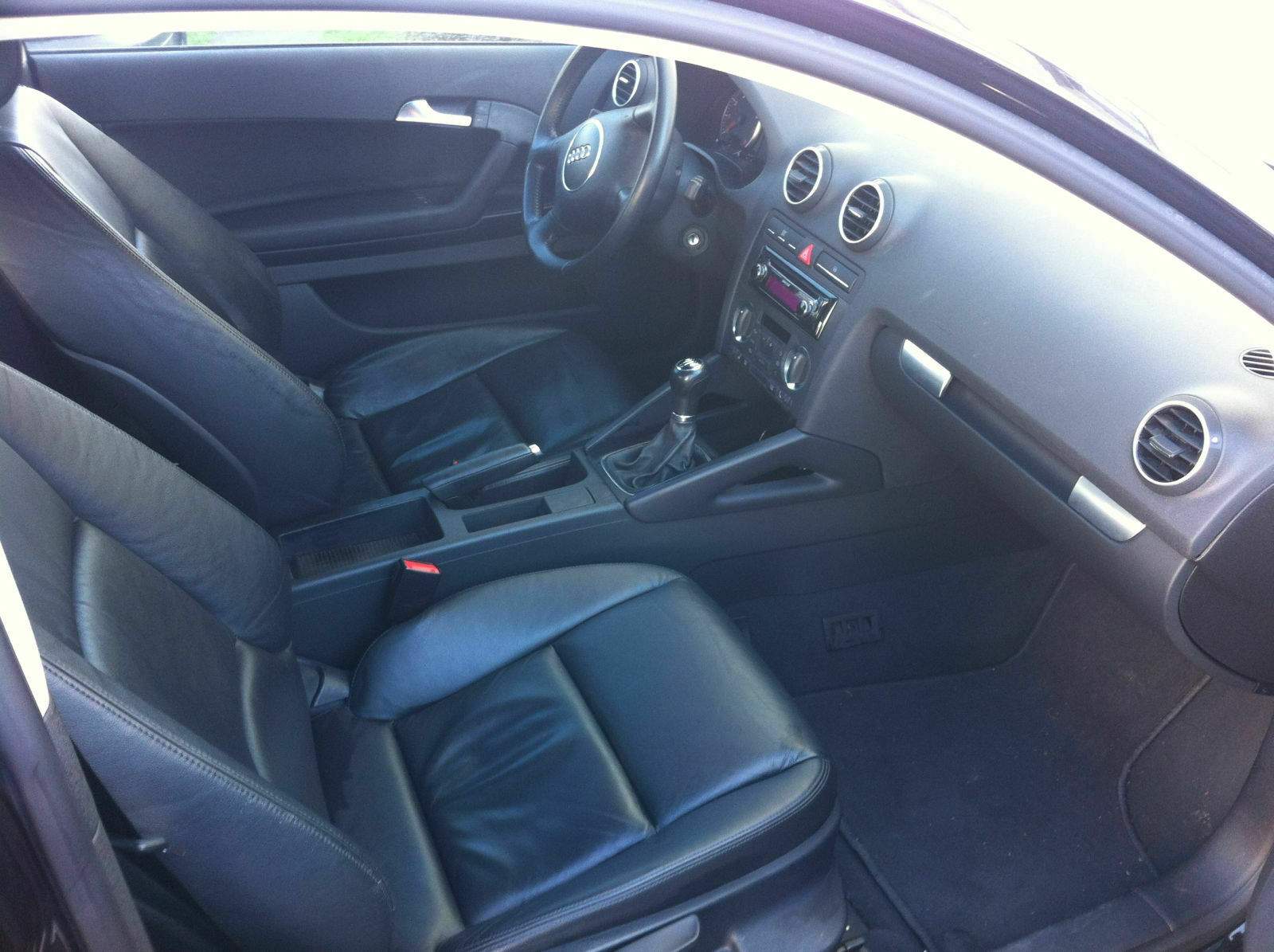 Audi A3 1.6 Attraction *PDC, LEDER, INSPEKTION BREMSEN NEU* : Biete