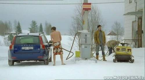 Volvo-V50-Gas-Station