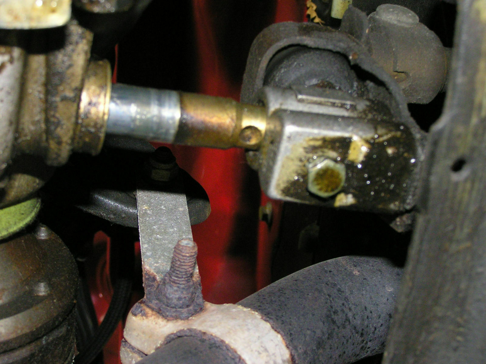 Golf III 1,6l 75 PS ABU Sitzt die Klemmschraube an der Schaltwelle richtig? (Mit Fotos)