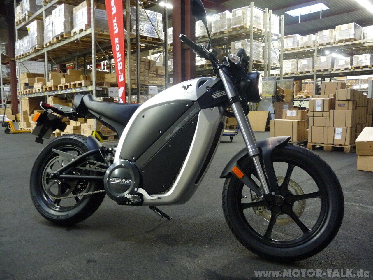 Lewellyn on Tour: Brammo Enertia - Das erste kaufbare Elektromotorrad Teil 1