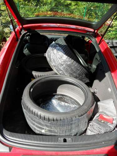 3 Reifen im Kofferraum