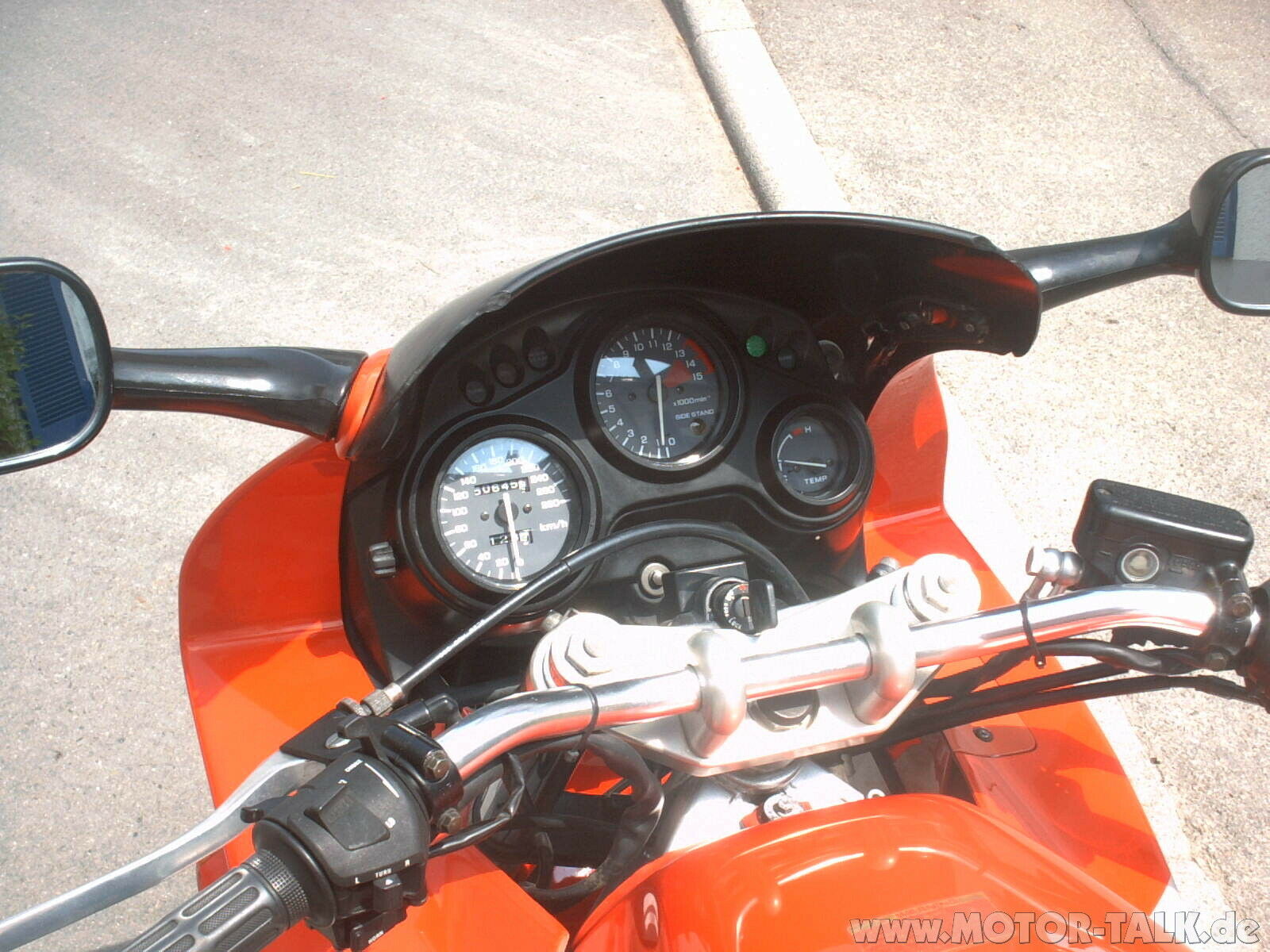 Einsteigerbike und Klamotten