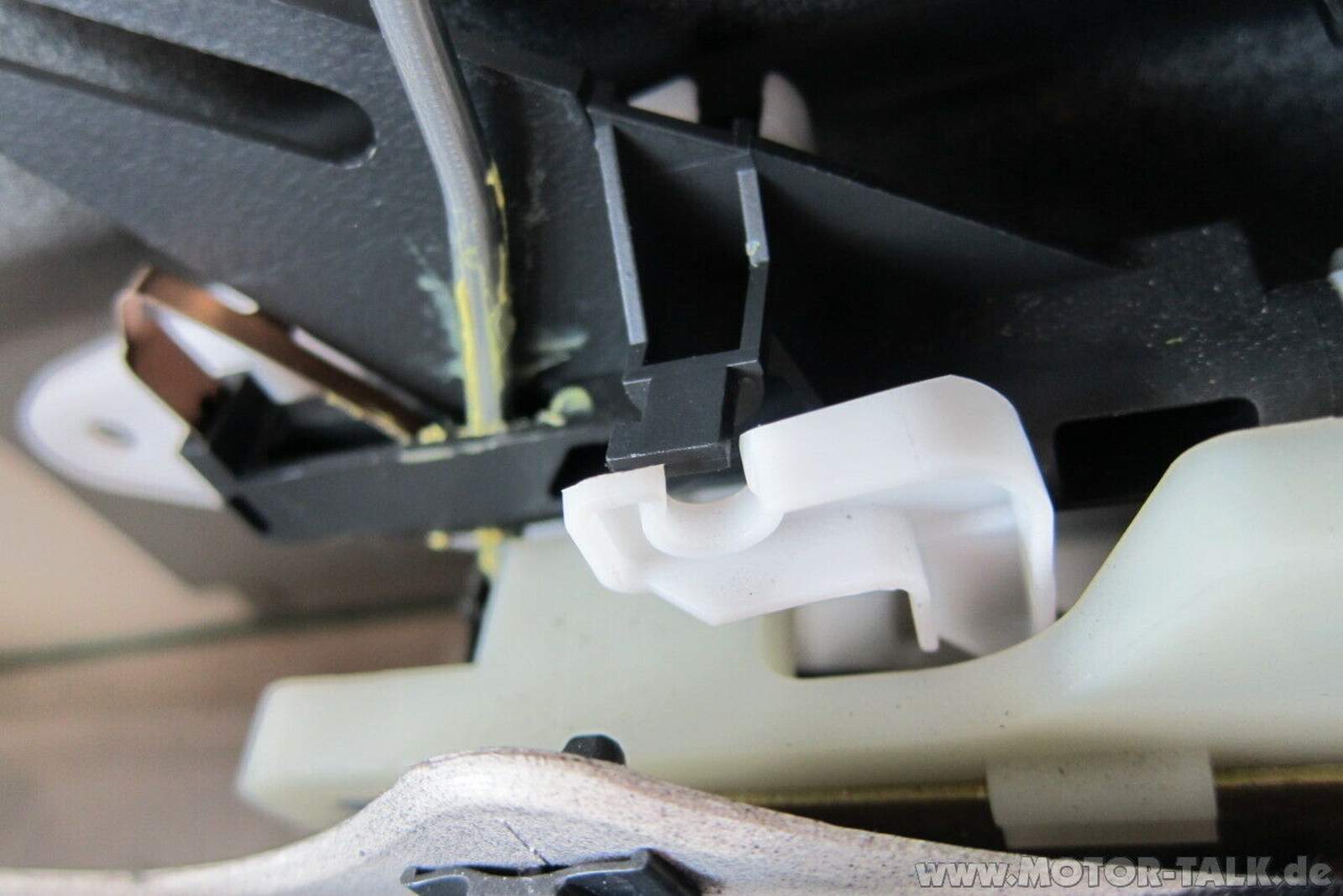 Atit445 Heckklappe nicht, Tankdeckel schliesst nicht! Volvo S60, S80, V70 2, XC70 Atit445 Heckklappe nicht, Tankdeckel schliesst nicht! Volvo S60, S80, V70 2, XC70