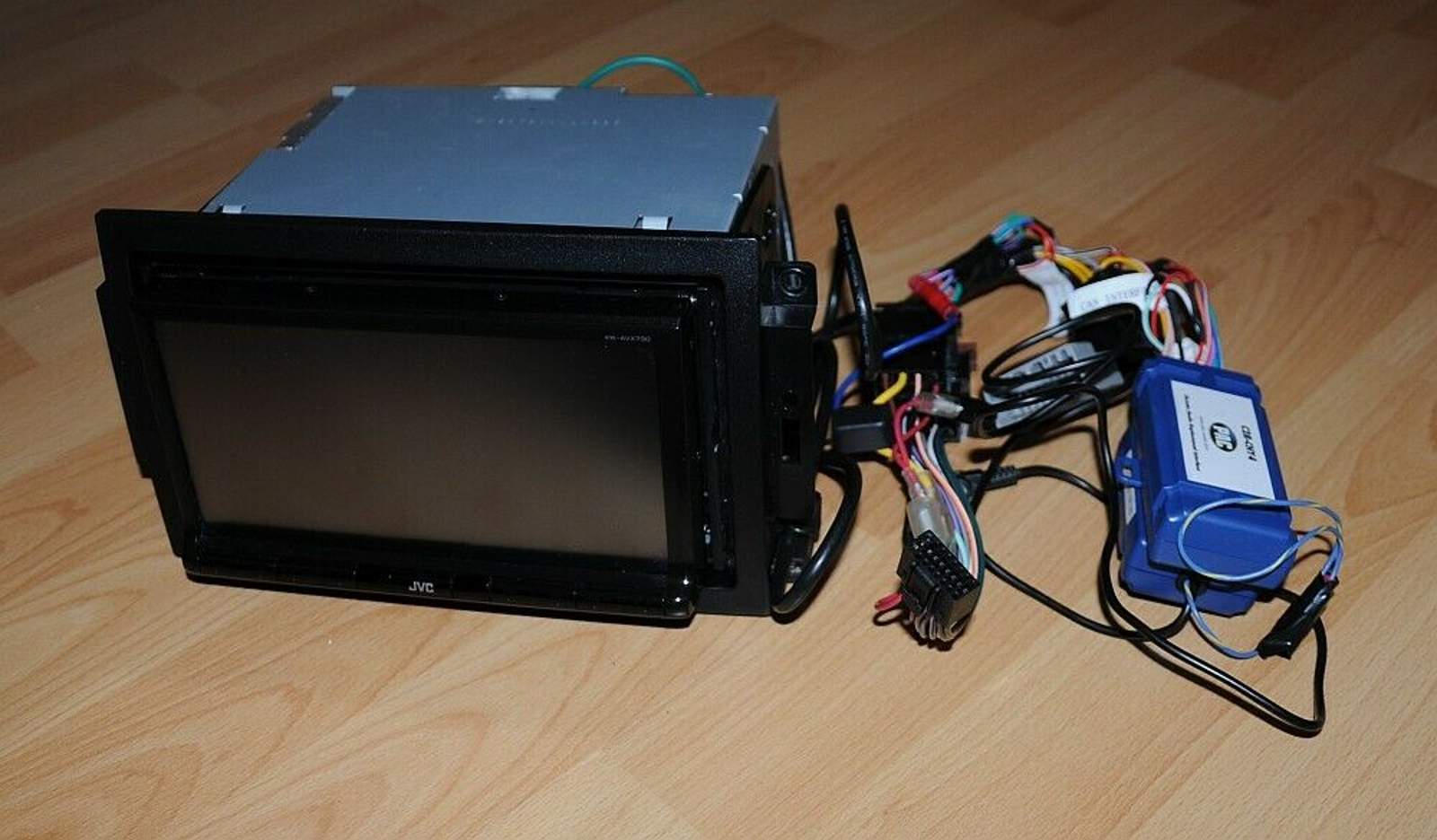 JVC KWAVX730 + steering wheel interface + Chrysler interface Biete