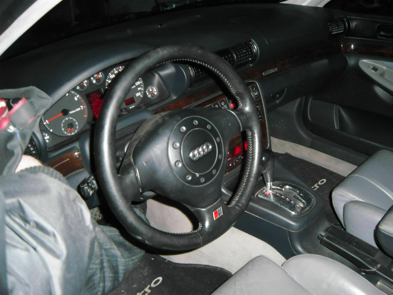 Ich hab jetzt auch einen A4, und gleich ein paar Fragen ;-)