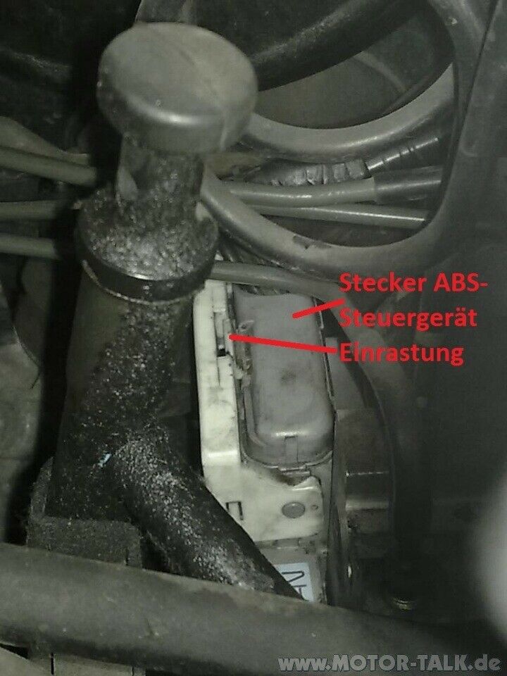 ABS TCS erlischt sporadisch nicht bei Zündung an