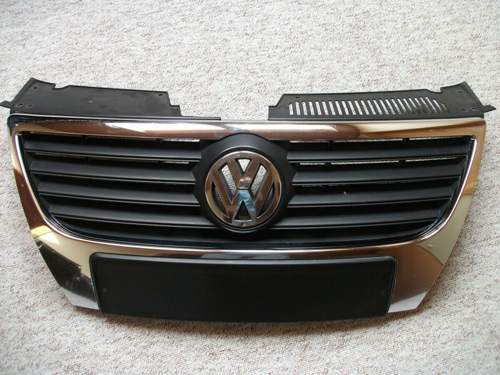 VW Passat 3C Kühlergrill Mit EMBLEM Ohne PDC 3C0853651 CHROM Grill Ansehen T3505297