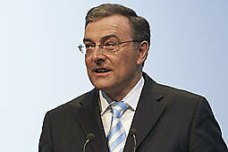 BMW-Chef kündigt X4 und fünf neue Mini-Versionen an