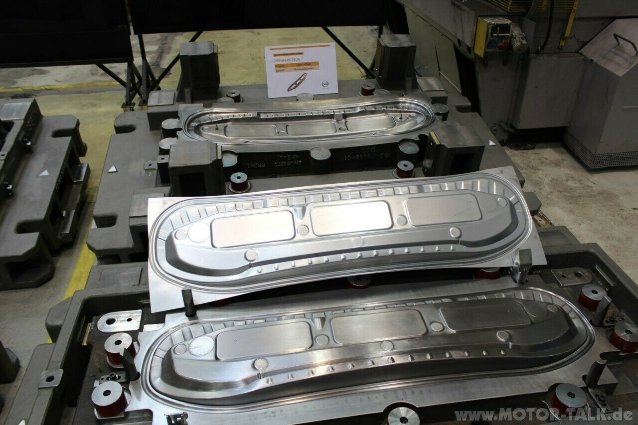 Adam-Premiere in Paris