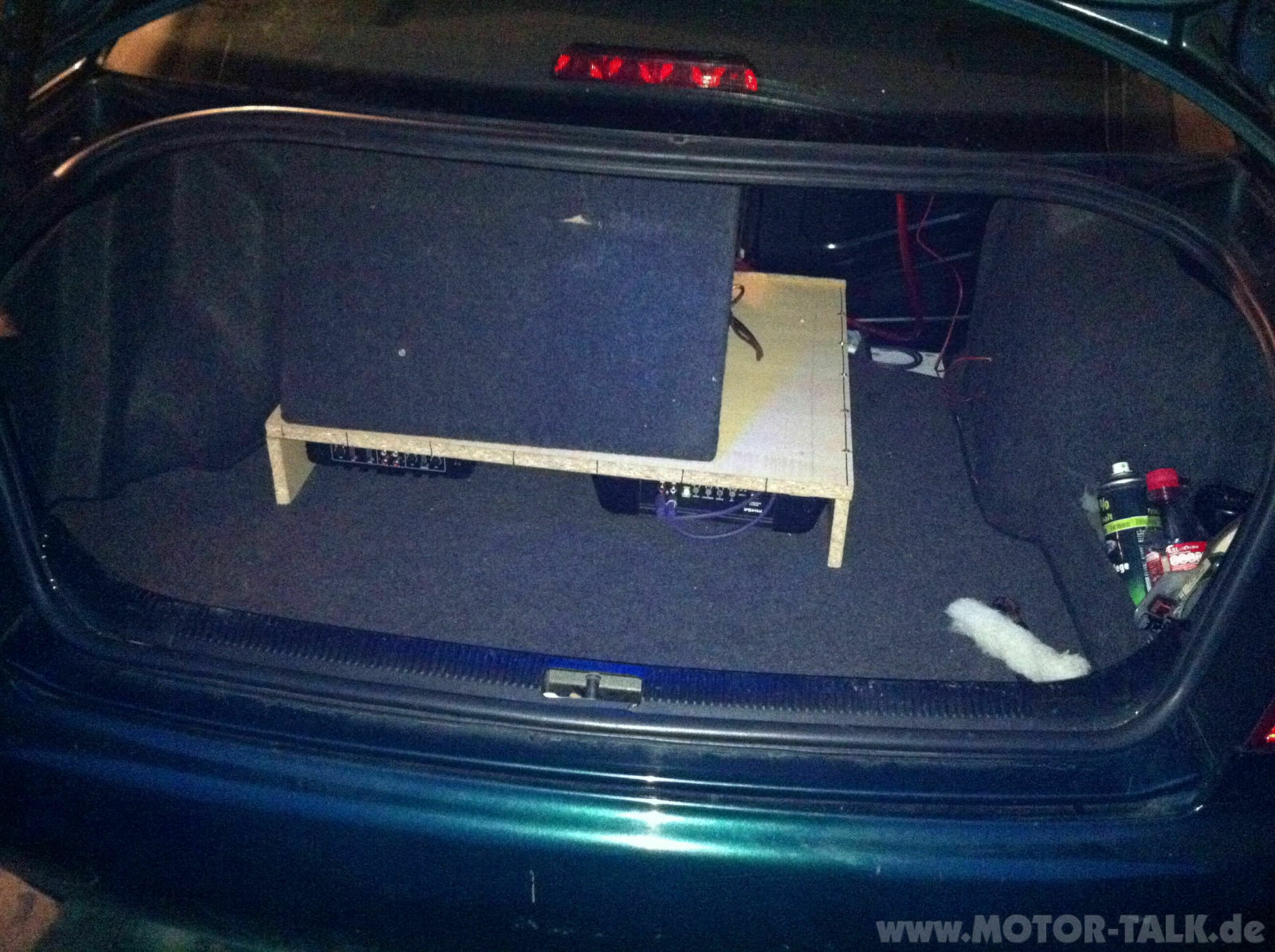 2 Endstufen Audi A4 B5 Limousine