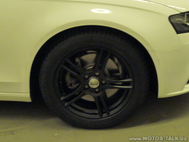 Audi A4 8k Ibisweiss mit schwarzen Felgen (Bilder)