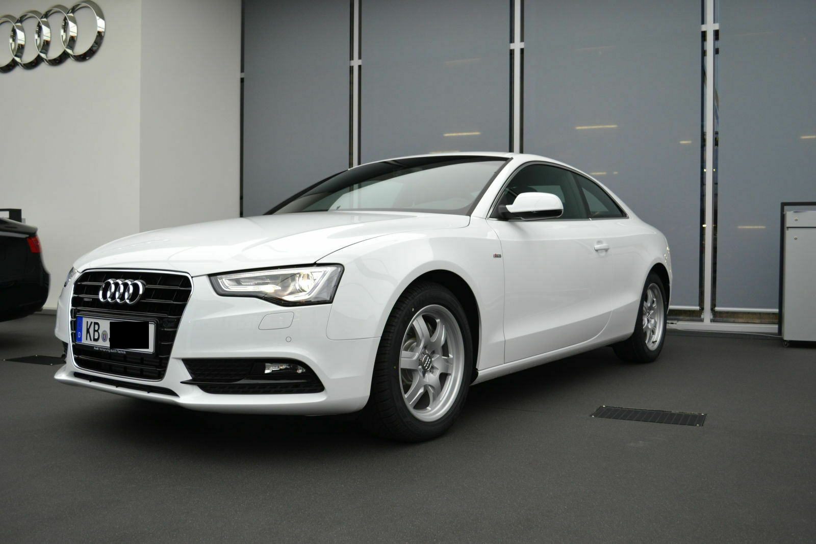 Audi A5 8T (Coupe) 2.0 TFSI Quattro von Nesastor