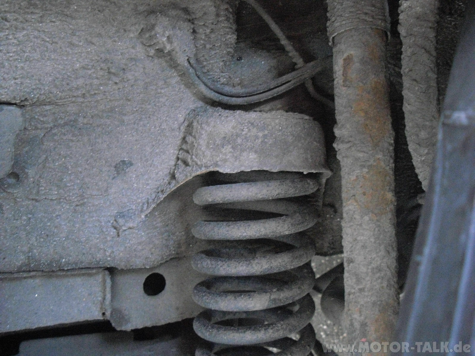 Hier noch mal das leidige Thema "Federteller abgerissen"