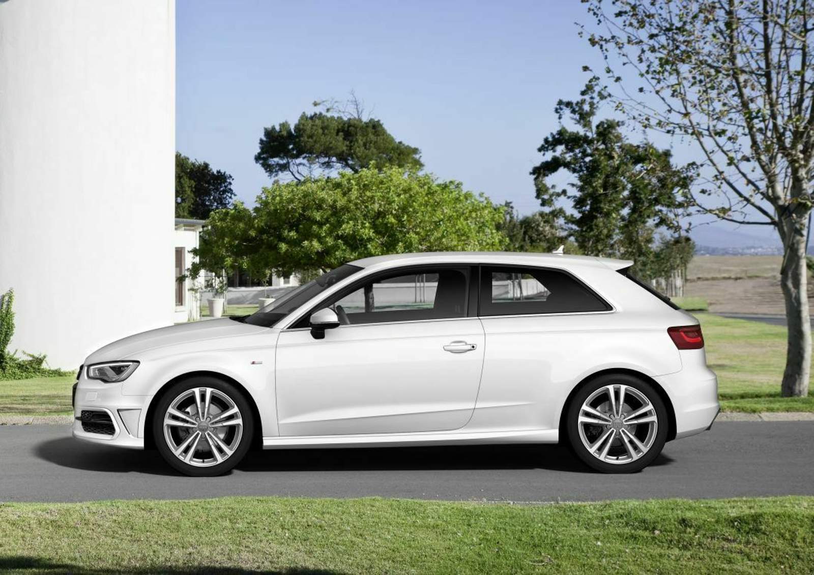 Der Neue Audi A3:  63Km Elektrische Reichweite – Sensationell! - zq1toi3