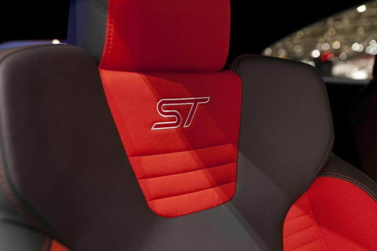 Fiesta St Innenraum:  Die Besten Deals Deutschlands! - 1ek15kn