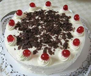 Schwarzwaelderkirsch