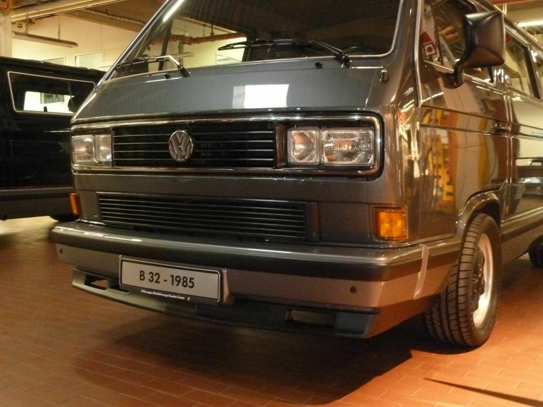VW T3 B32 : Volkswagen eröffnet eigene Bulli-Werkstatt in Hannover : Volkswagen News : #204737597