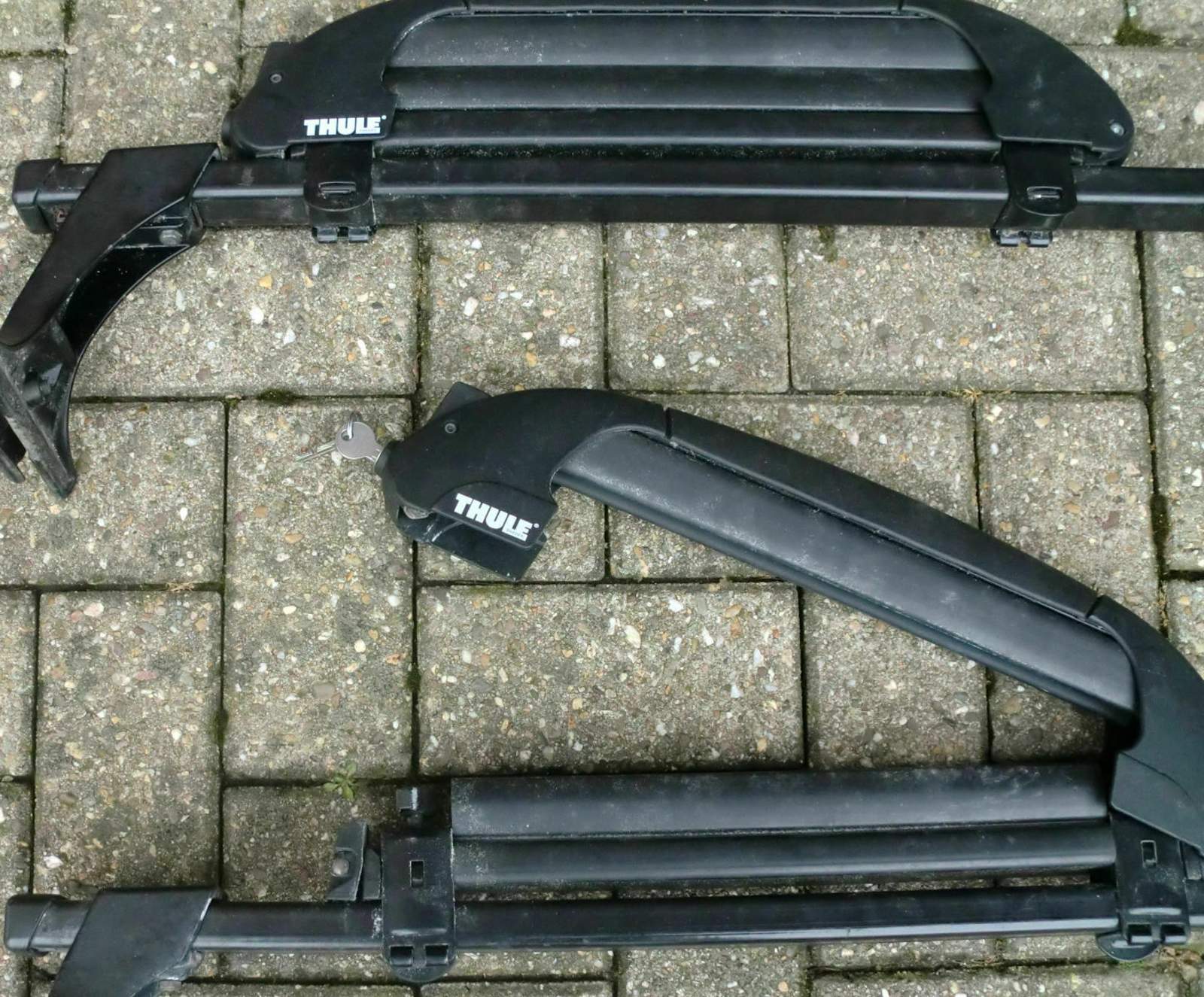 LAIVIYA Schlosskerne Set 4-tlg Für Thule Dachgepäckträger - Mit 4 Schlüsseln & Montageschlüssel