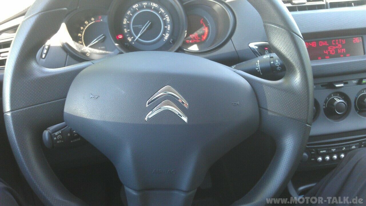 Reality Check Club - Die Off Topic Tropic Bar