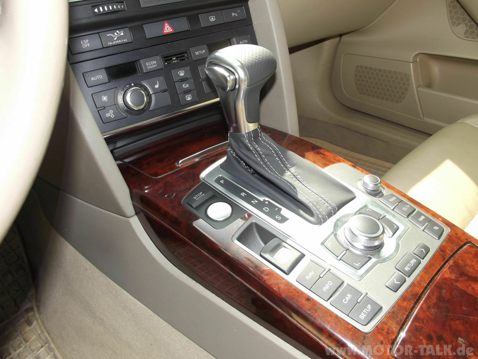 Passt der Schaltknauf vom neuen A6 in den A6 4F?