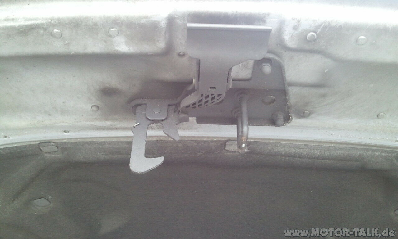 A6 4F Motorhaube öffnen - Seilzug gerissen - DEFEKT