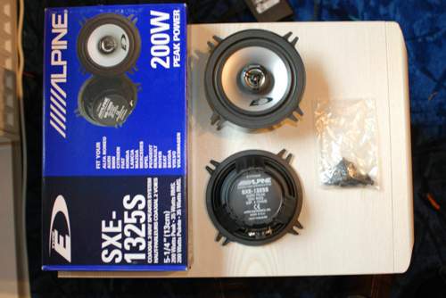 Kit 4 Casse Alpine Per Toyota Yaris 1999-2002 - 2 SXE-1325S + 2 SXE-1025S + 4 Connettori