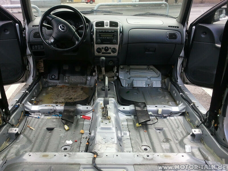 Mazda 6 GH rostet an der Tür