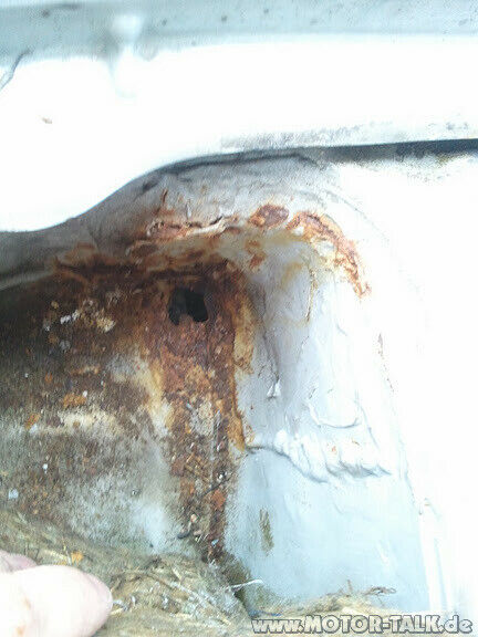 Mazda 6 GH rostet an der Tür