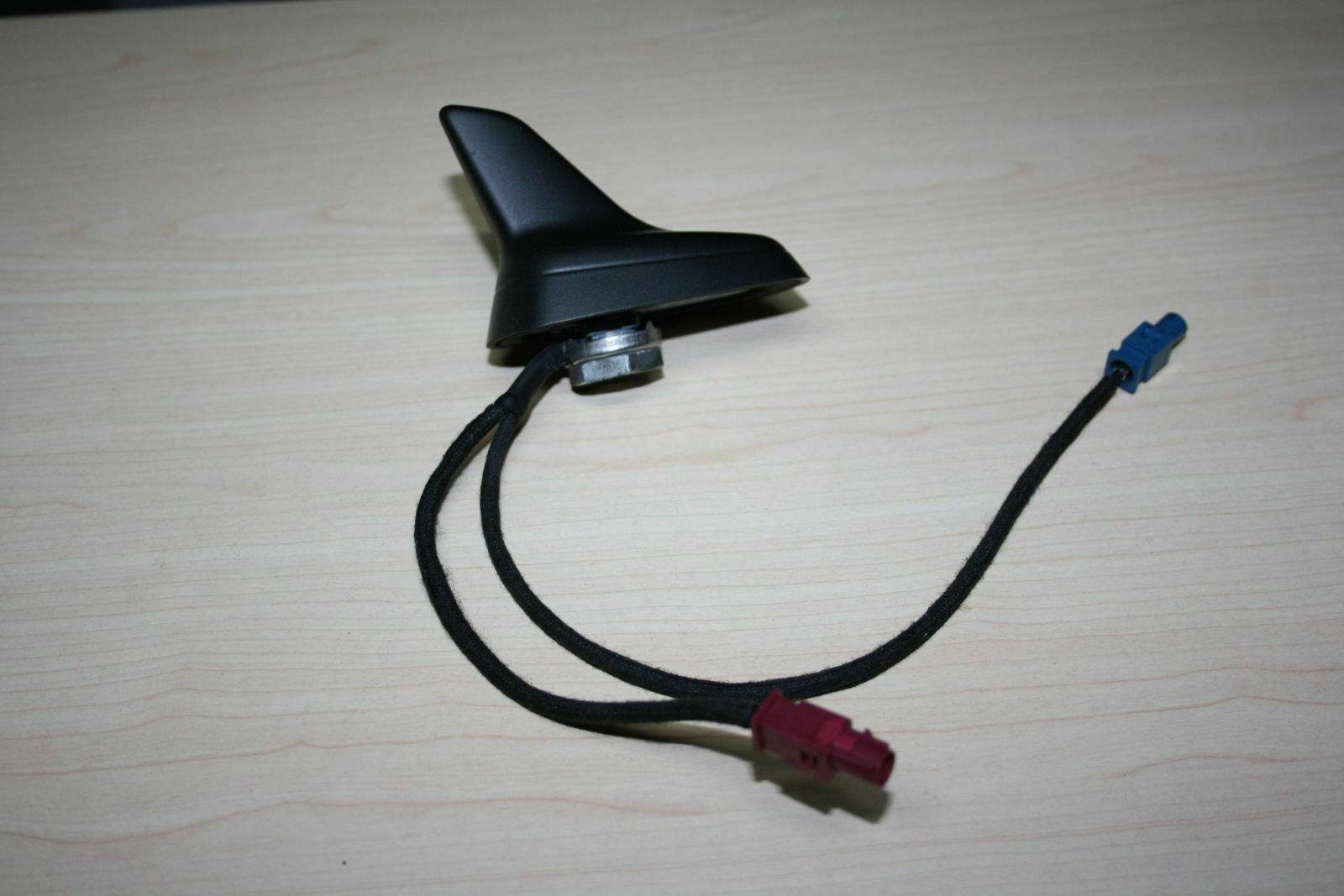 Audi A3 A4 A6 GPS und Telefon Dachantenne Biete