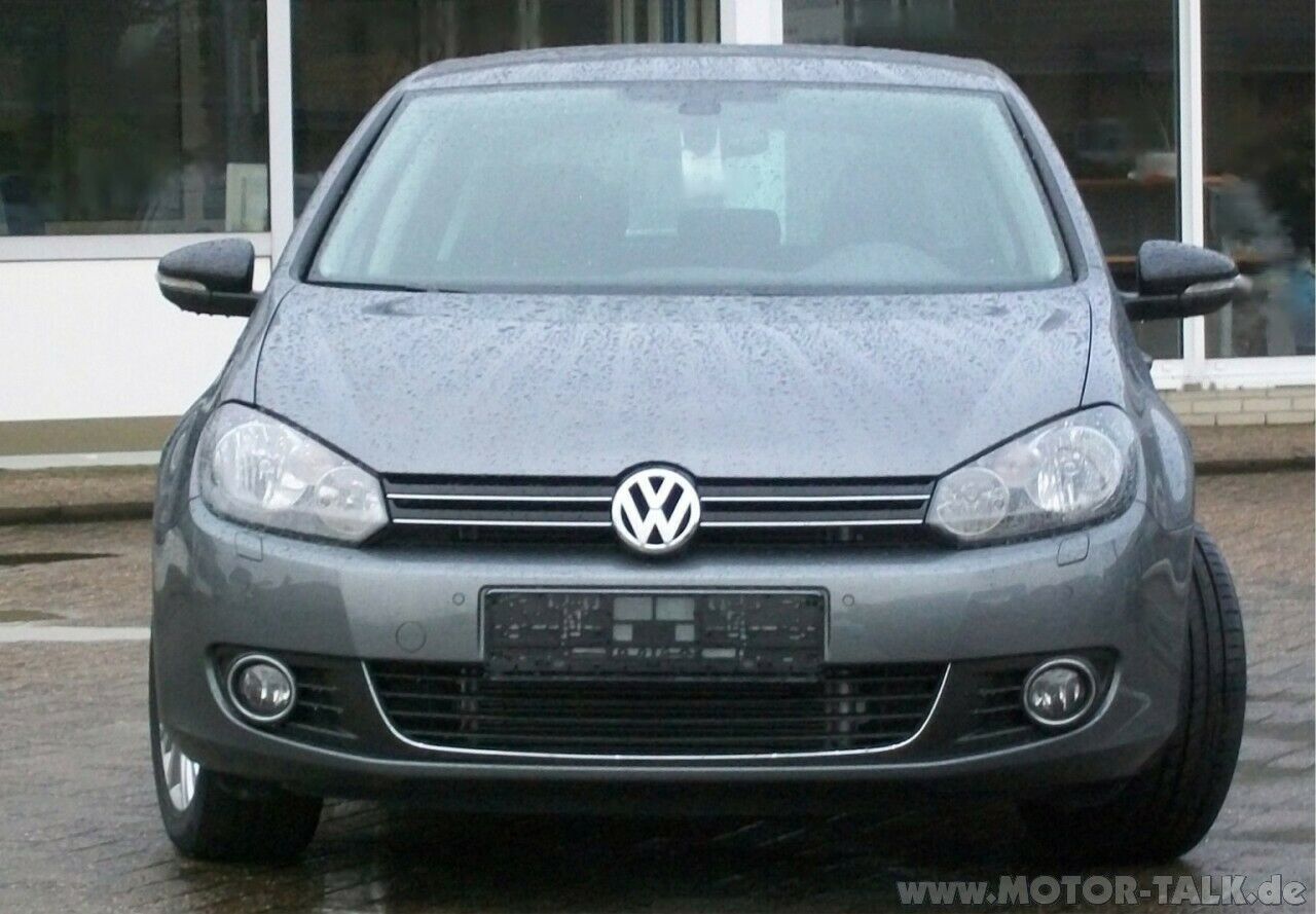 Chromleisten im Golf 6 Style (Grill)